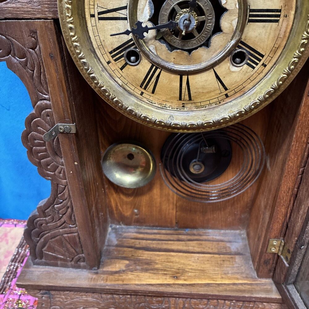 Antique Waterbury Gingerbread Clock with Alarm 8-Day, Time/Strike Needs Repair - Picture 3 of 12